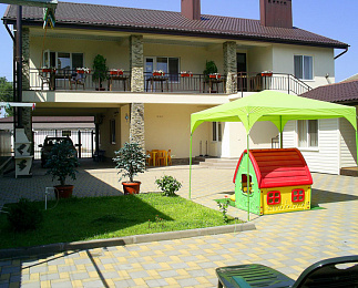 НА КОМАРОВА, 3, Витязево